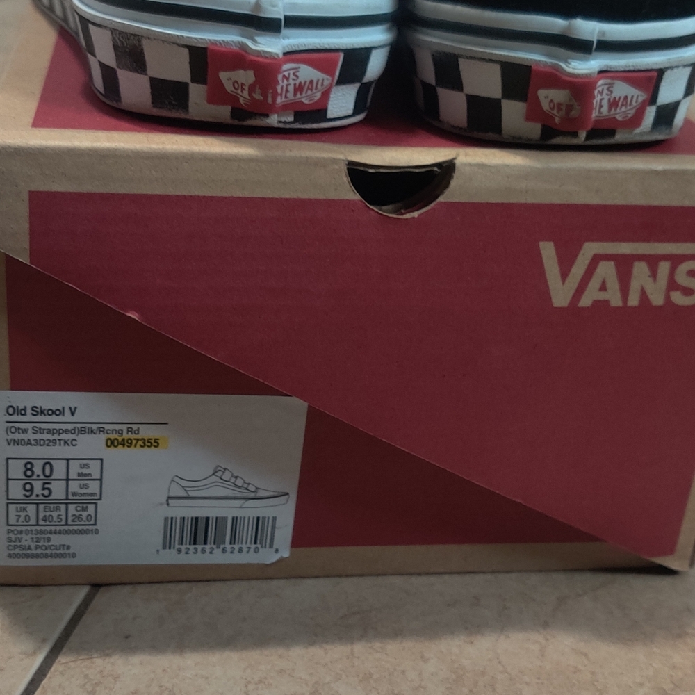 VANS - Picture 5 of 6